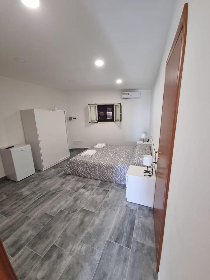 B&B Lapigna Caltagirone Buitenkant foto